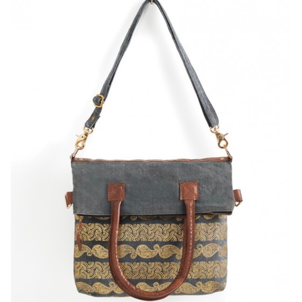 🌼 MONA B DRAMA QUEEN HOLD-OVER CONVERTIBLE